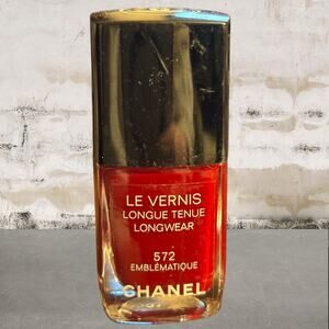CHANEL Le Vernis Longwear Nail Polish 572 Emblématique - Red & Gold